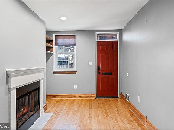 5th image of 900 Harden Ct