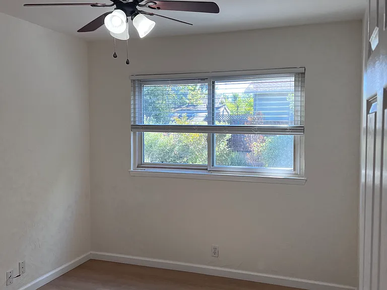1230 Burkette Dr — Photo 9