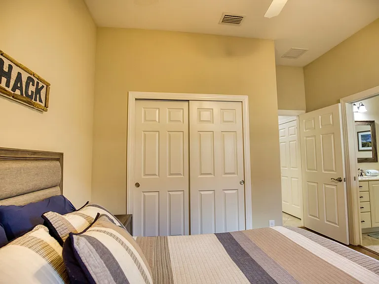 116 Pesaro Dr — Photo 37