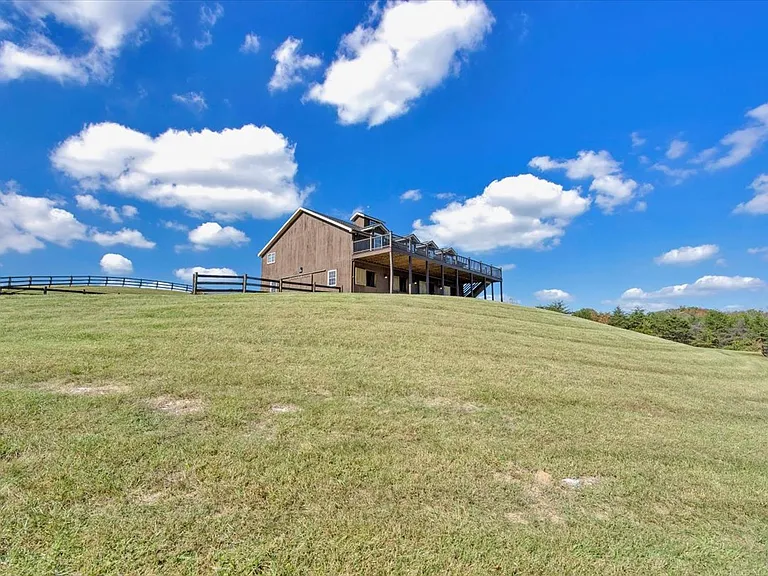 1180 Longfield Rd — Photo 137