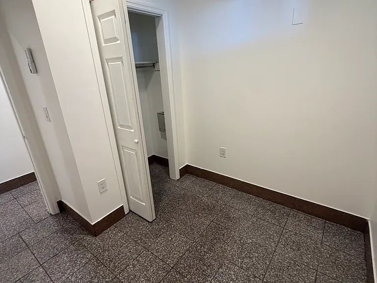 377 Danforth Ave #9B — Photo 8