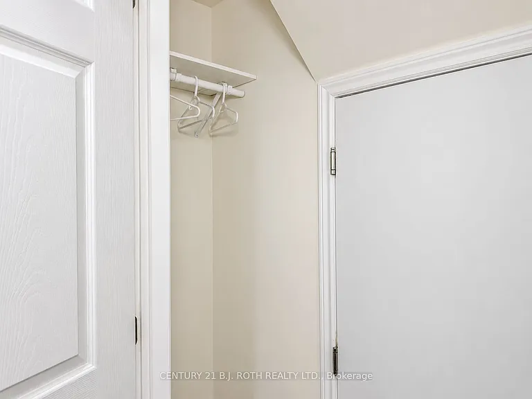 4 Pinecliff Cres #BASEMENT — Photo 16