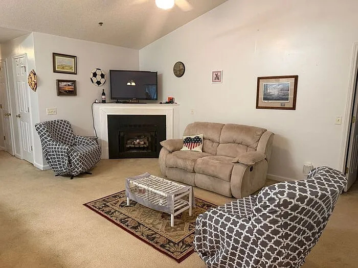 2 bed, 2.0 bath, $1,400 — Photo 4