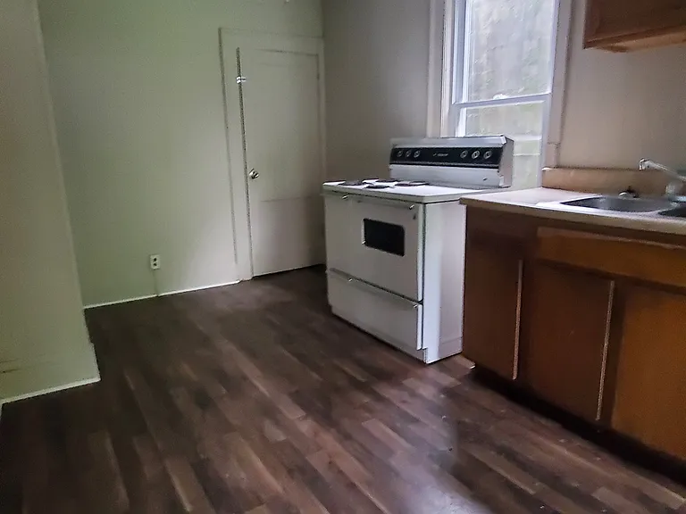 1713 Bluefield Ave — Photo 23