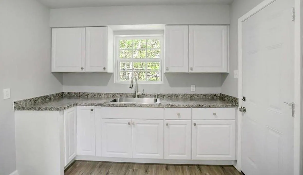 2 bed, 1.0 bath, 754 sqft, $975 — Photo 3