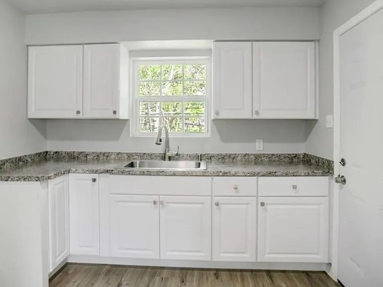 5123 Peachtree St #1/2 — Photo 3
