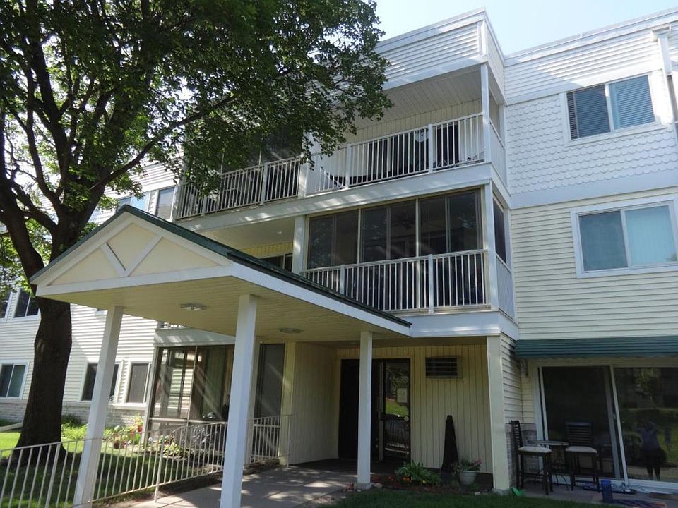 1st image of 130 Demont Ave E APT 246