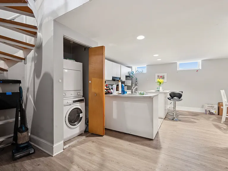 413 Spruce St #1 — Photo 8