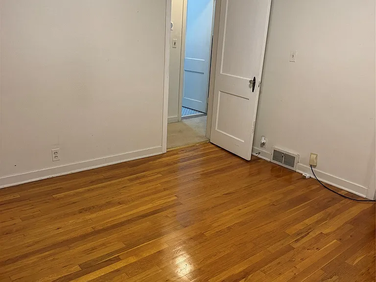 4 Edward St #1 — Photo 20
