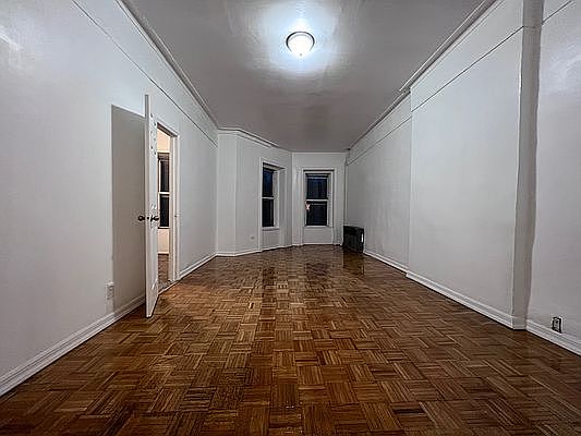 5th image of 427 Putnam Ave #1