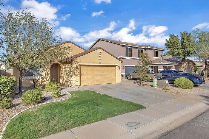 4 bed, 2.0 bath, 1678 sqft, $1,795 — Photo 3