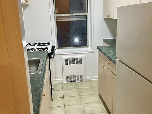 4th image of 3310 Avenue H APT 6L