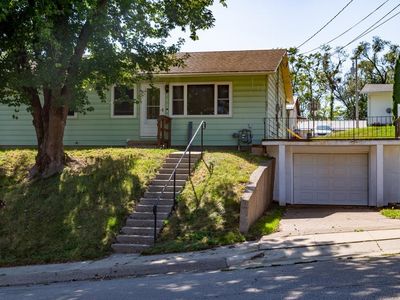 692 Kane St, Dubuque, IA, 52001
