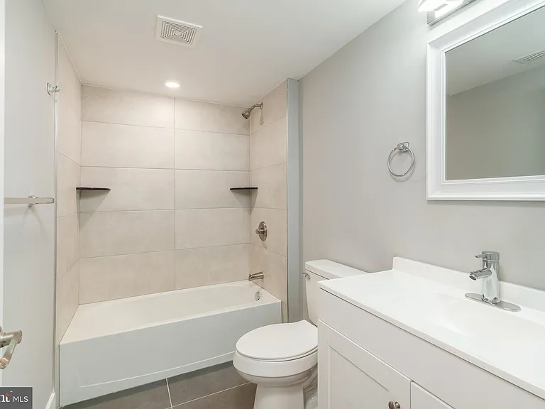 2500 N Mascher St #2 — Photo 7