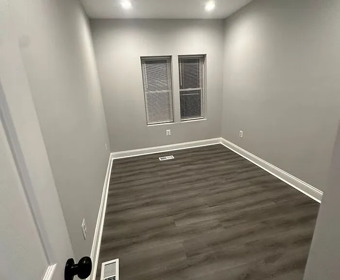 2400 Shirley Ave — Photo 18