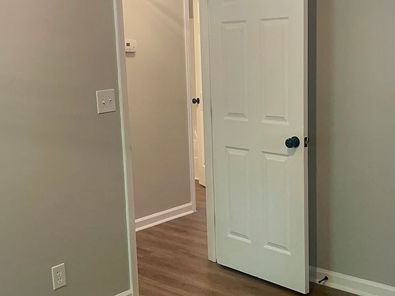 4th image of 3223C Summit Ave #C