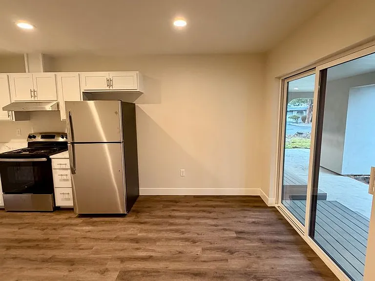 Sunrise Villas Apartments — Photo 14