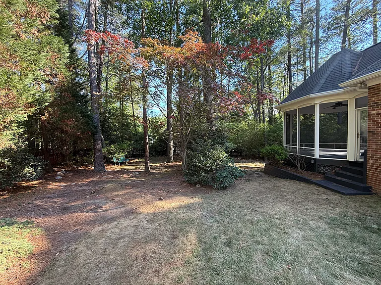 205 Tynemouth Dr — Photo 4