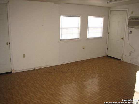 4th image of 2719 Hiawatha