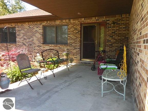 3rd image of 5775 Huron Woods Dr