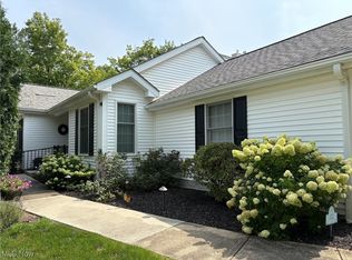 642 Fairfield Ln, Aurora, OH 44202