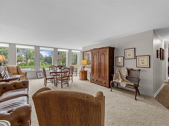 3rd image of 2222 1st Ave NE APT 107