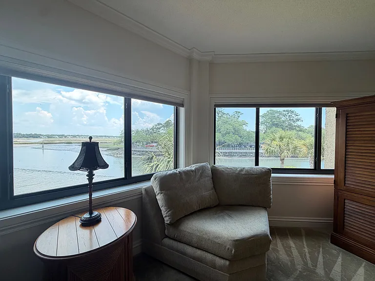 2 Shelter Cove Ln — Photo 5