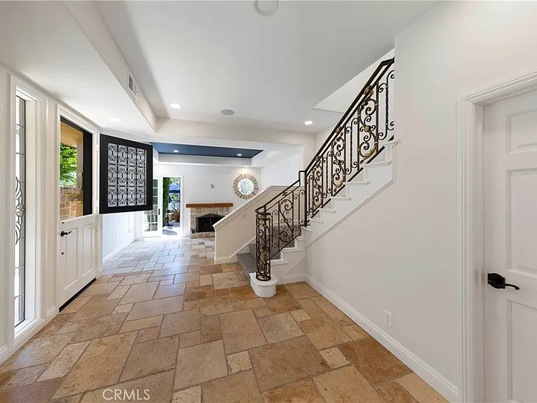 515 Begonia Ave #B — Photo 7