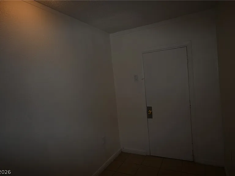 1007 C St #3 — Photo 11