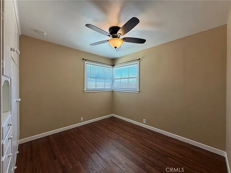 1447 S Valley Center Ave — Photo 30