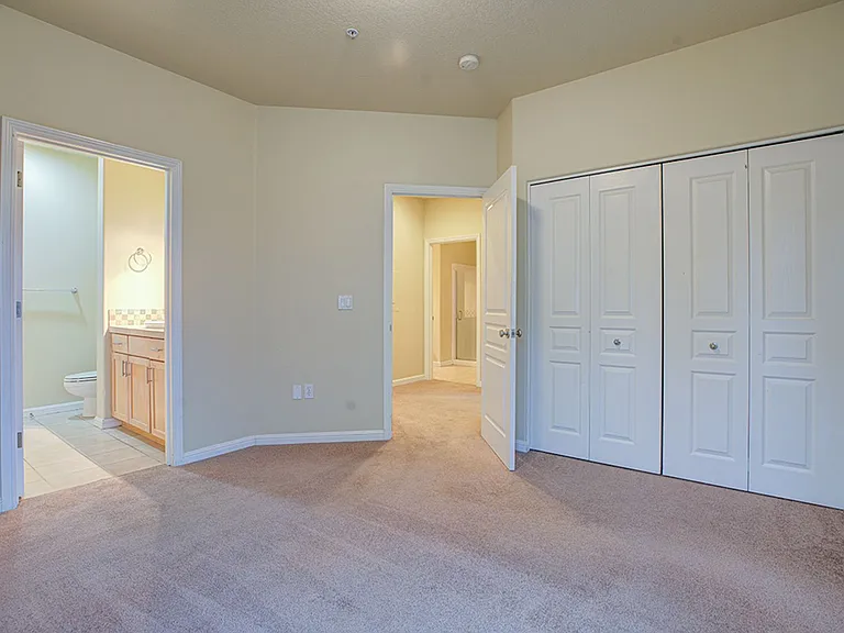 10038 SE Division St — Photo 22