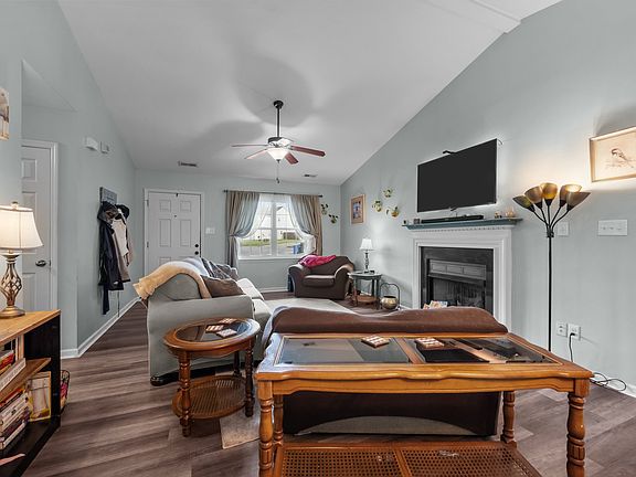 4th image of 1006 Hollyfield Ct