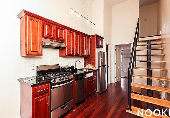 2nd image of 149 Wilson Ave APT 4L