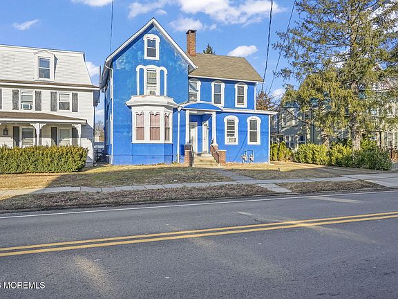 3rd image of 21 Broadway Road