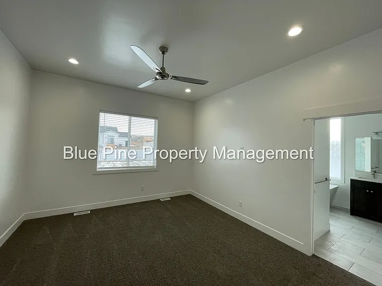 6047 Cedarwood Ln — Photo 11