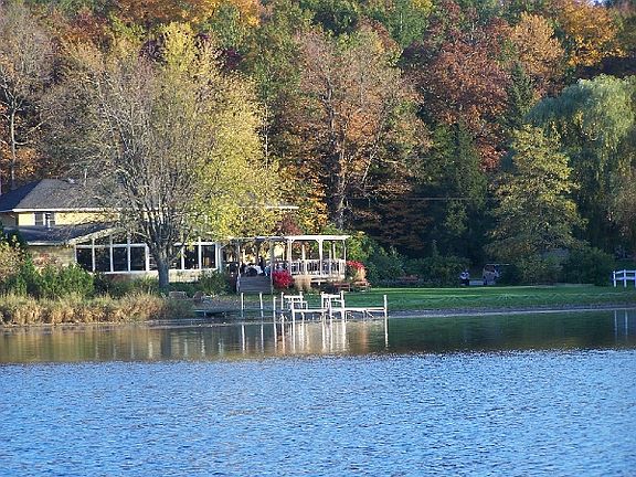 Fine Dining on the Lake