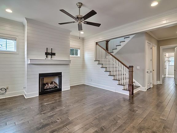 5th image of 334 Coldwater Xing