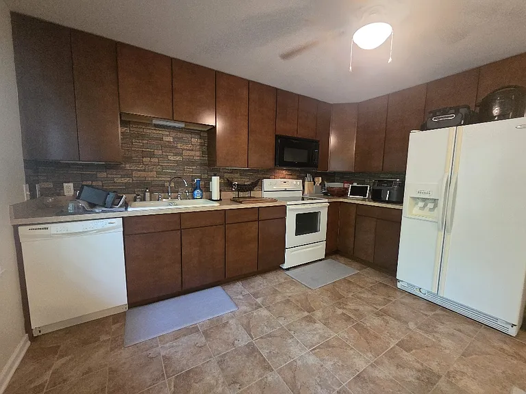 11021 Naples Ct #BASEMENT — Photo 8