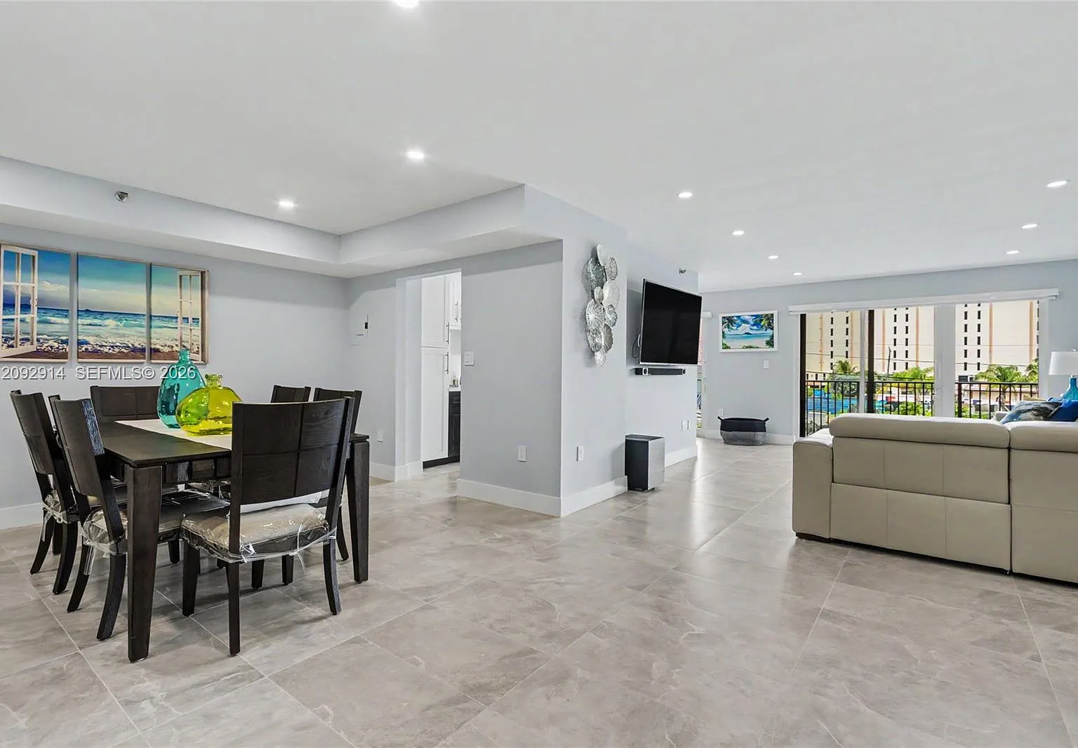 Summit Condo — Photo 4