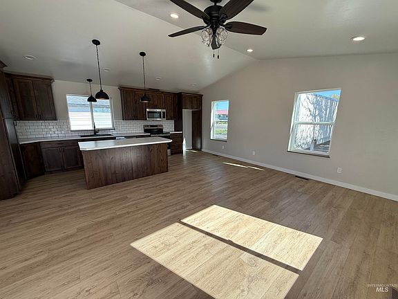 5th image of 610 E 6th Ave Lot 5