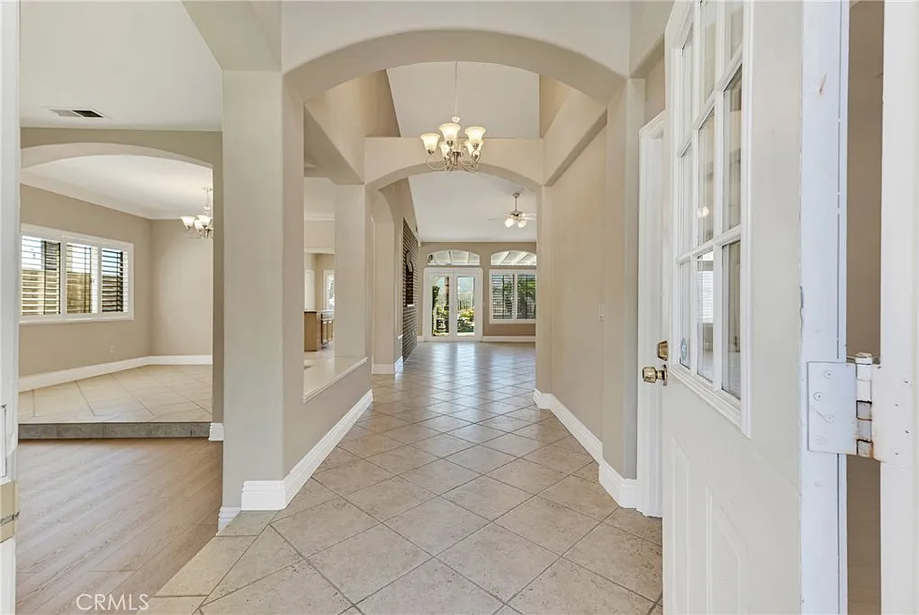 4 bed, 2798 sqft, $5,400 — Photo 3
