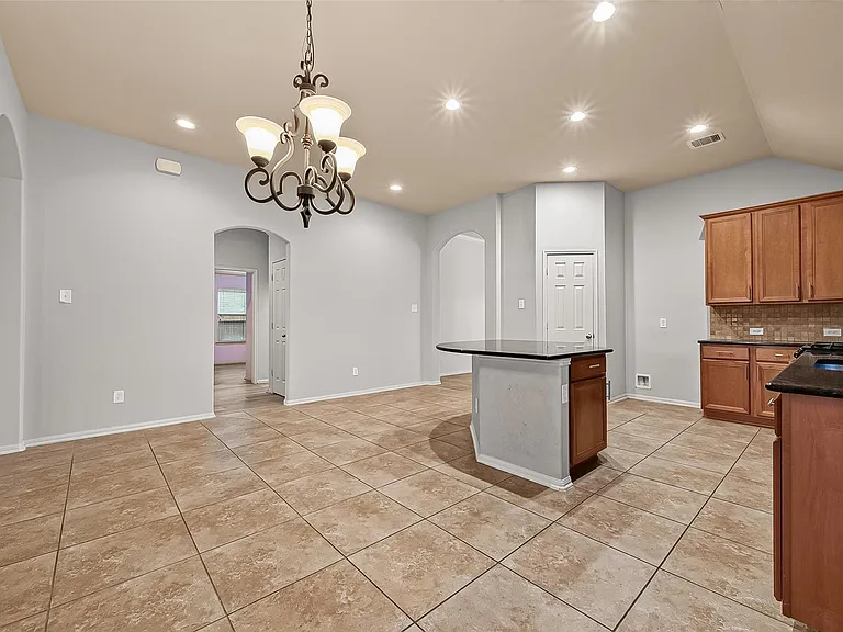 28207 Chalet Park Dr — Photo 10