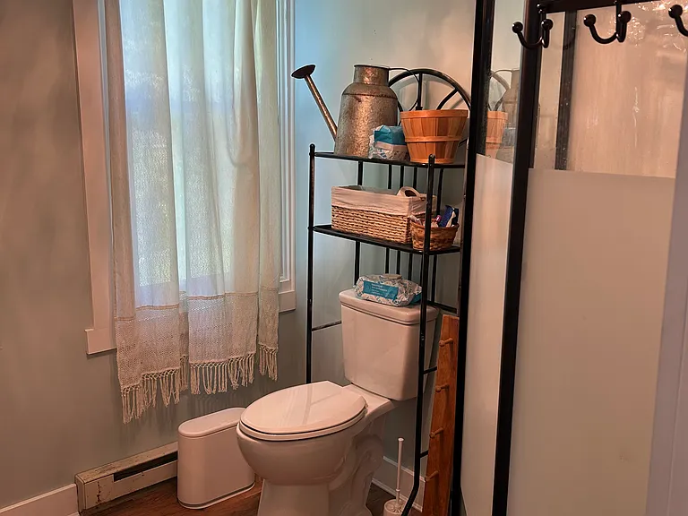 513 Valentine St — Photo 6