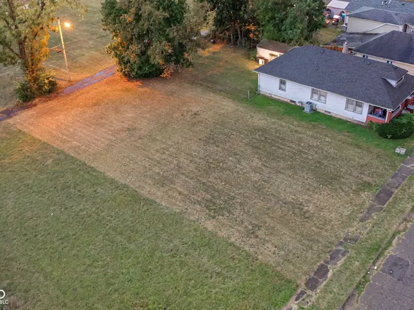 2114 Locust St, Anderson, IN 46016