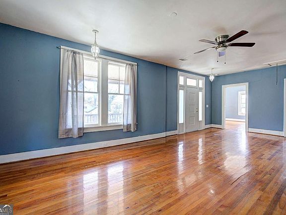 3rd image of 18 Cherokee St SW