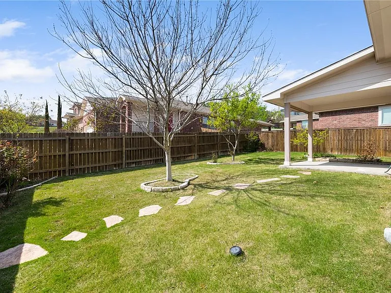 3800 Vonnegut Ct — Photo 31