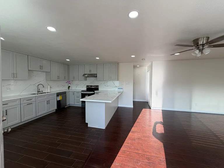9102 Central Ave #B — Photo 1