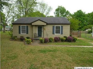954 College St, Moulton, AL 35650