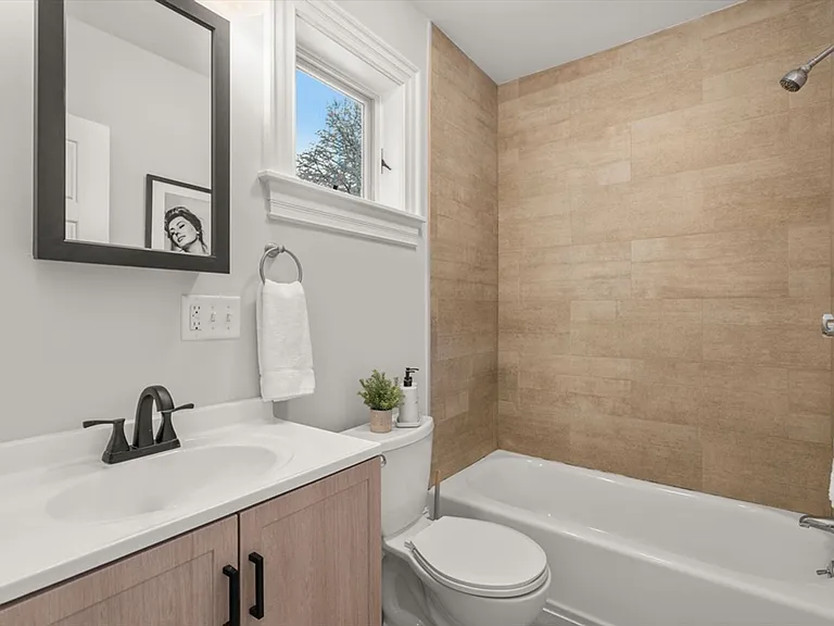 84A Linden St #3 — Photo 4