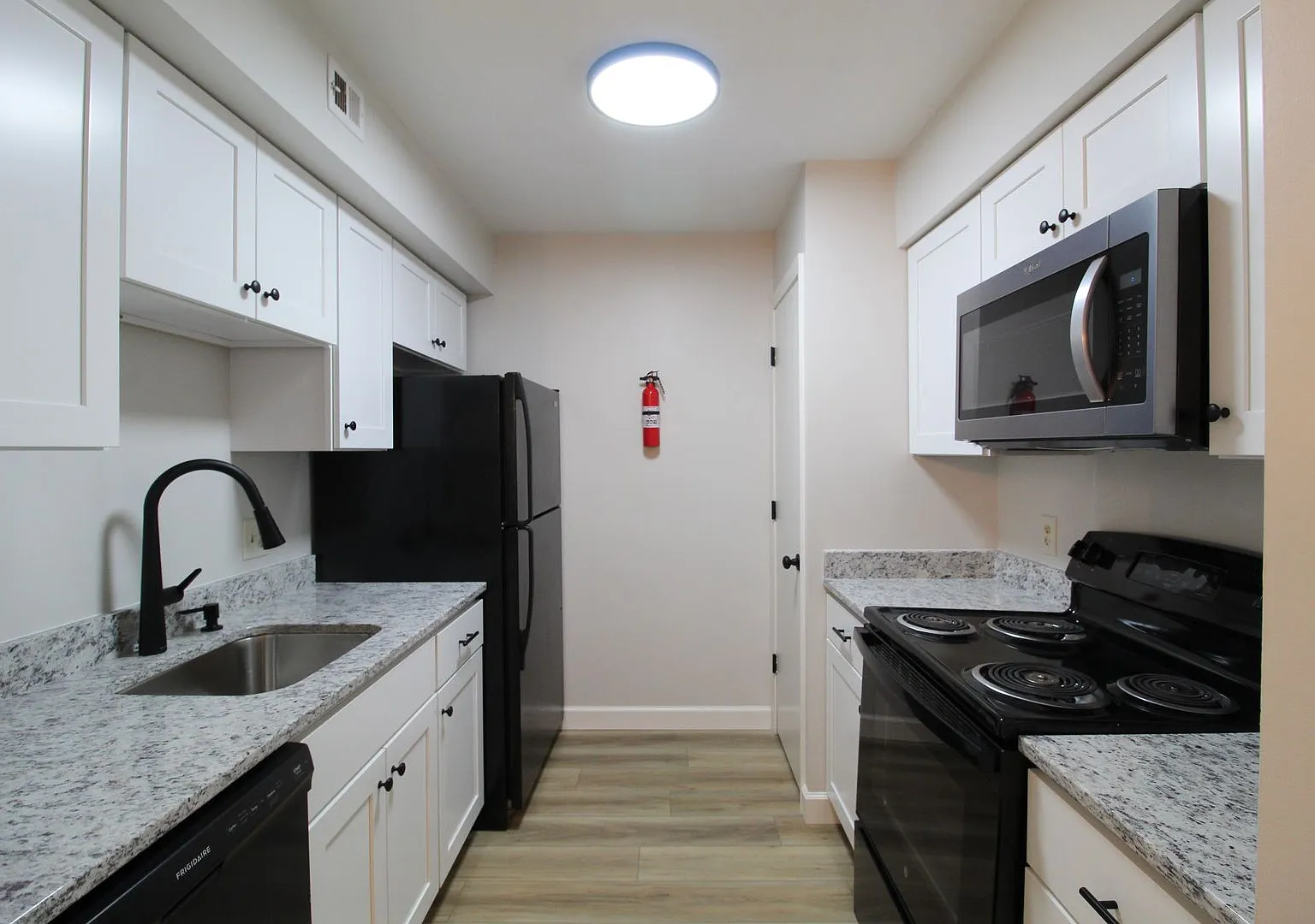 Completely Remodeled Condo at an Affordable Price! — Photo 4